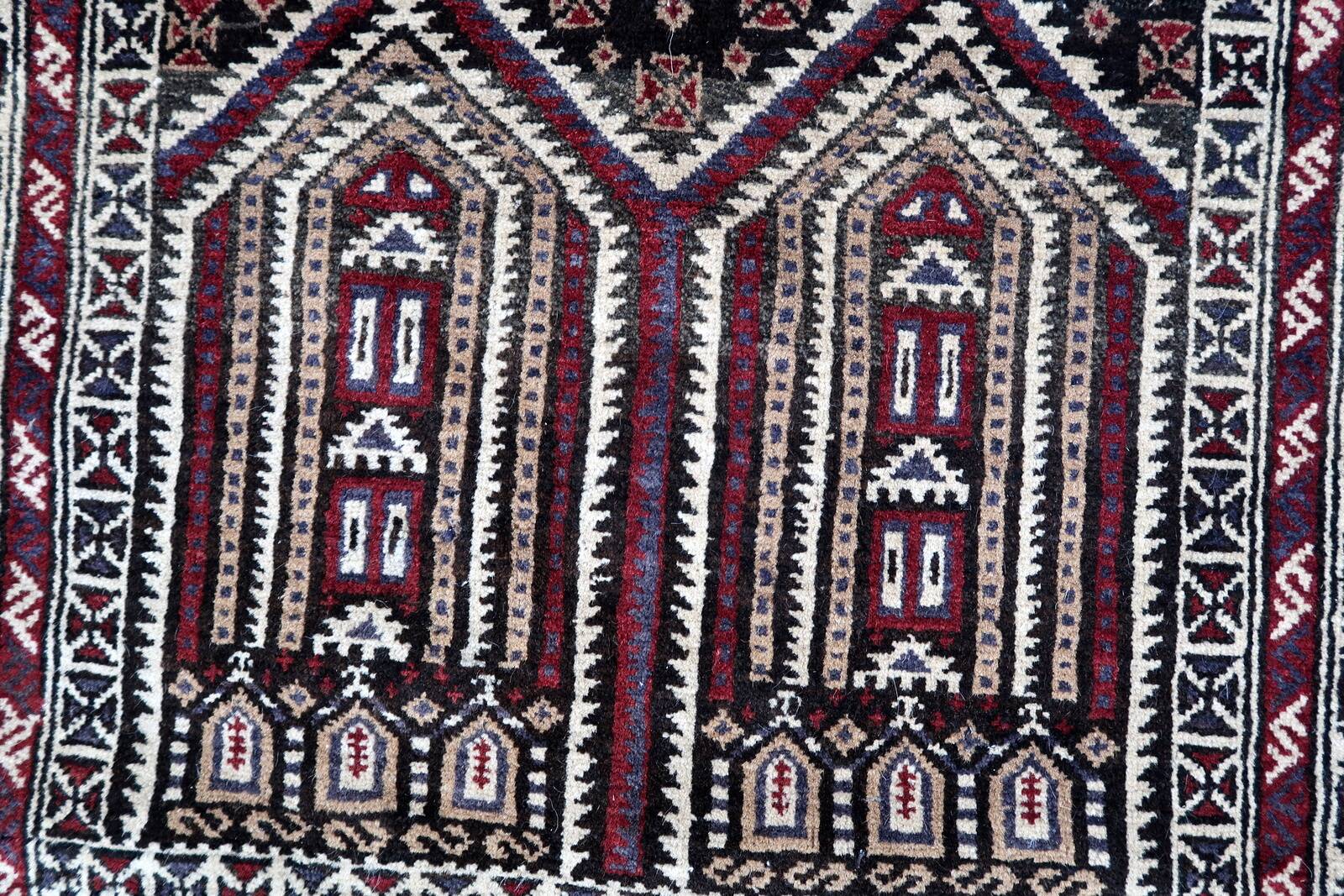 Tapis de prière vintage afghan Baluch fait main en laine – 95 x 142 cm