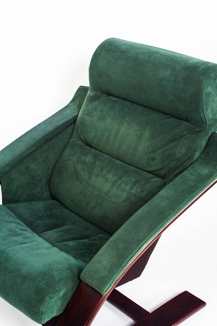Vintage armchair in Alcantara. Åke Fribyter for Nelo Möbel. Sweden. 1990s.