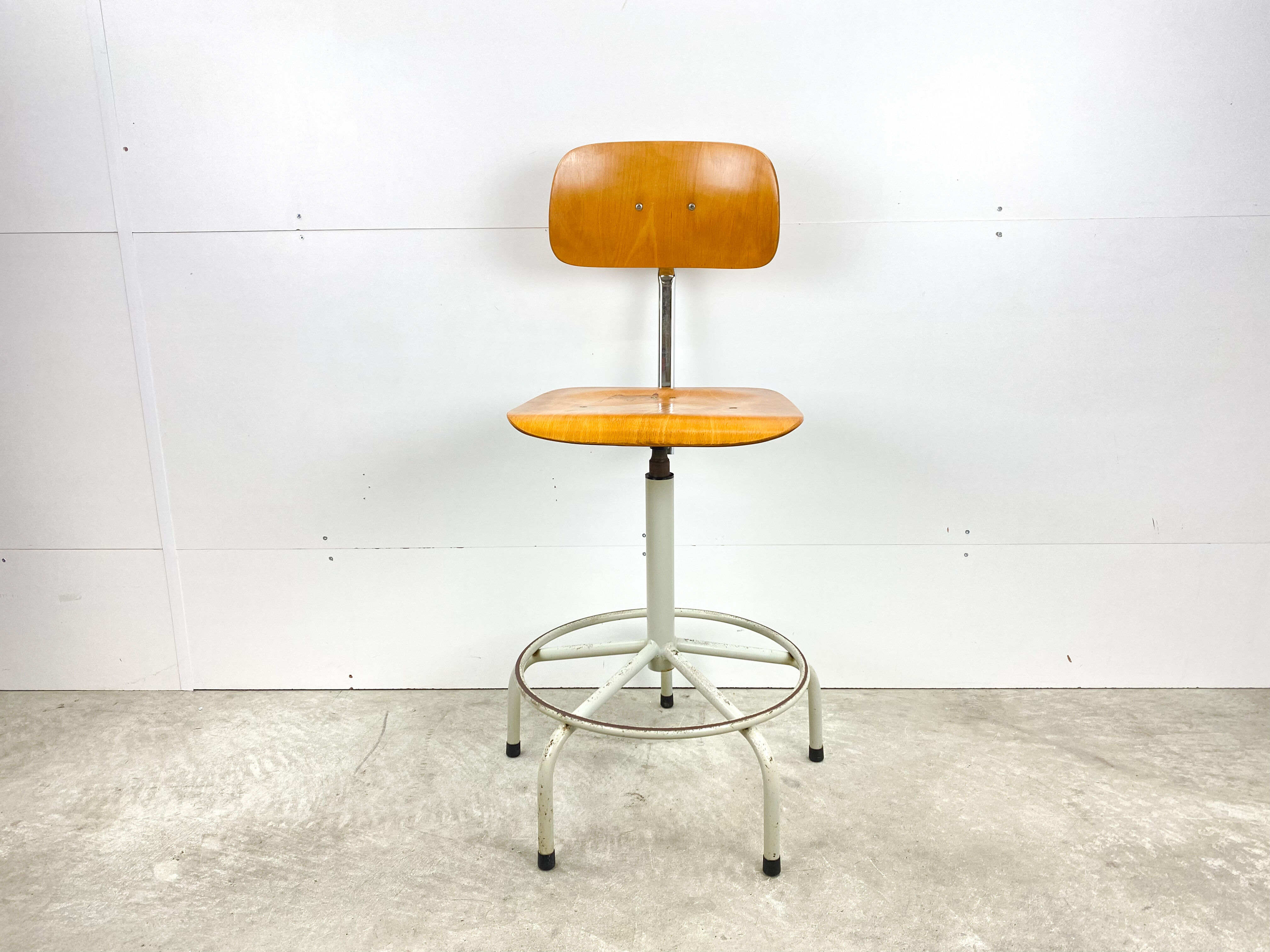 Industrial workplace stool