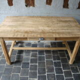 Farm table