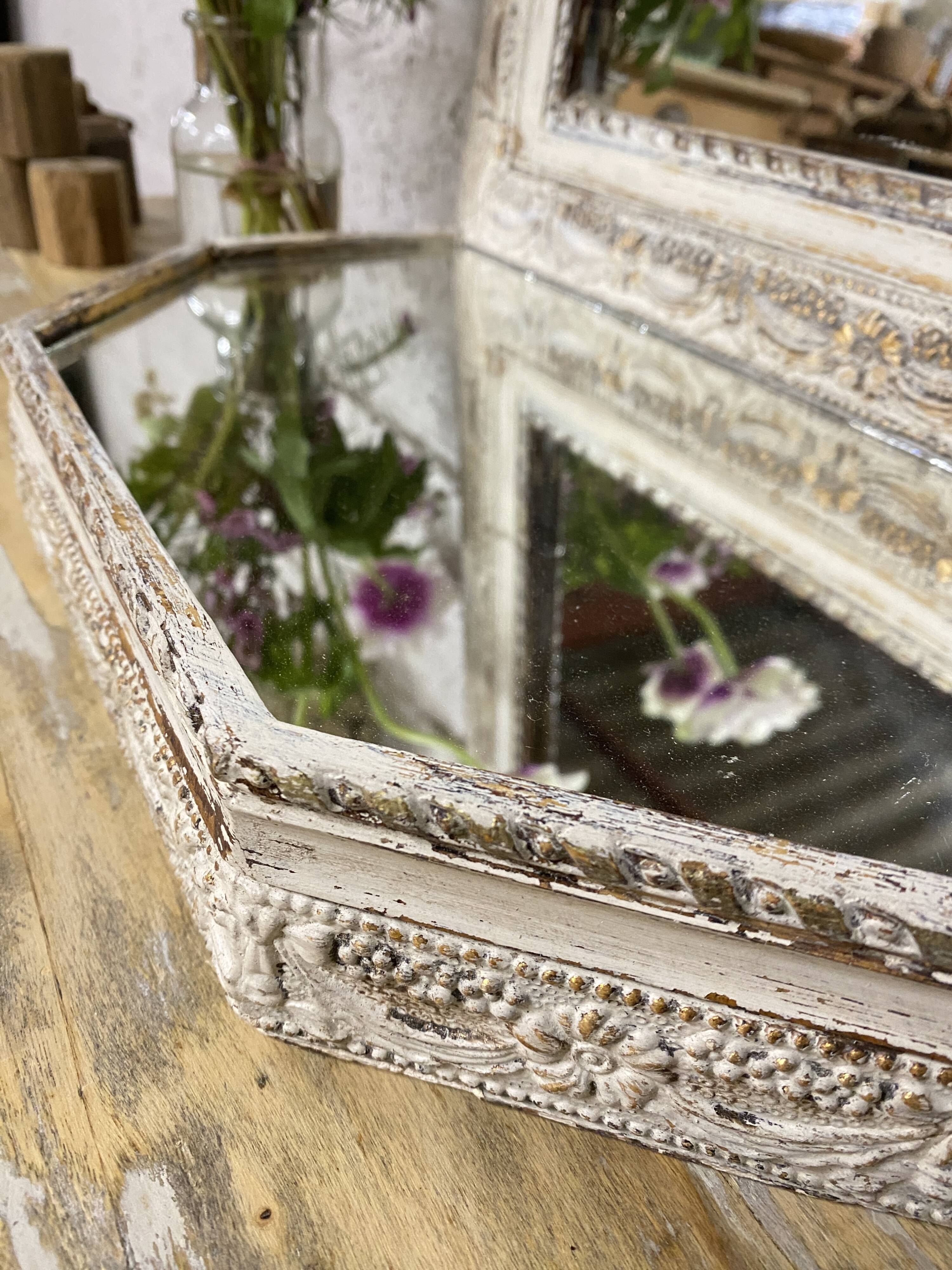 Double-sided tabletop mirror