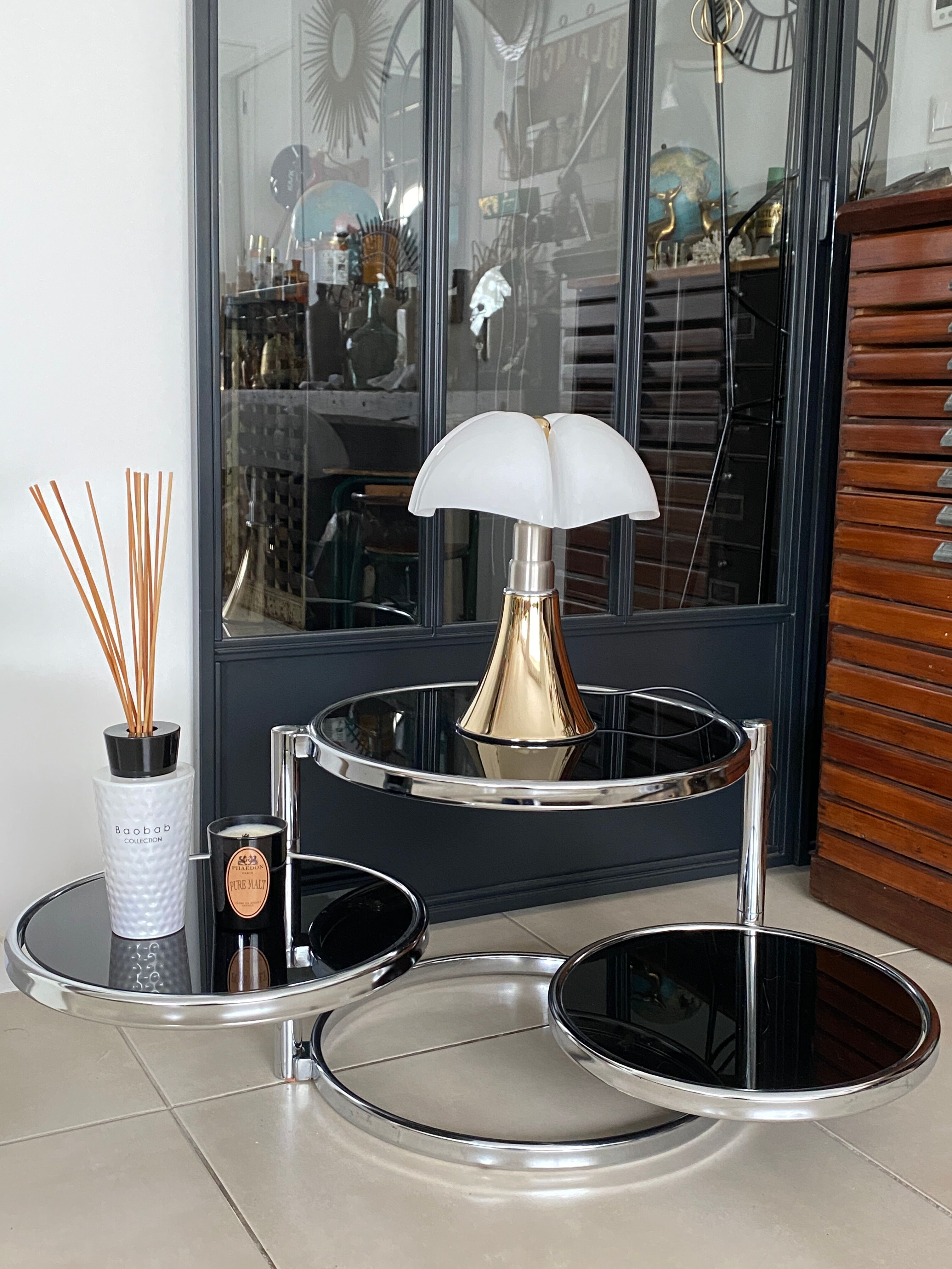 Table basse ronde en verre et chrome vintage