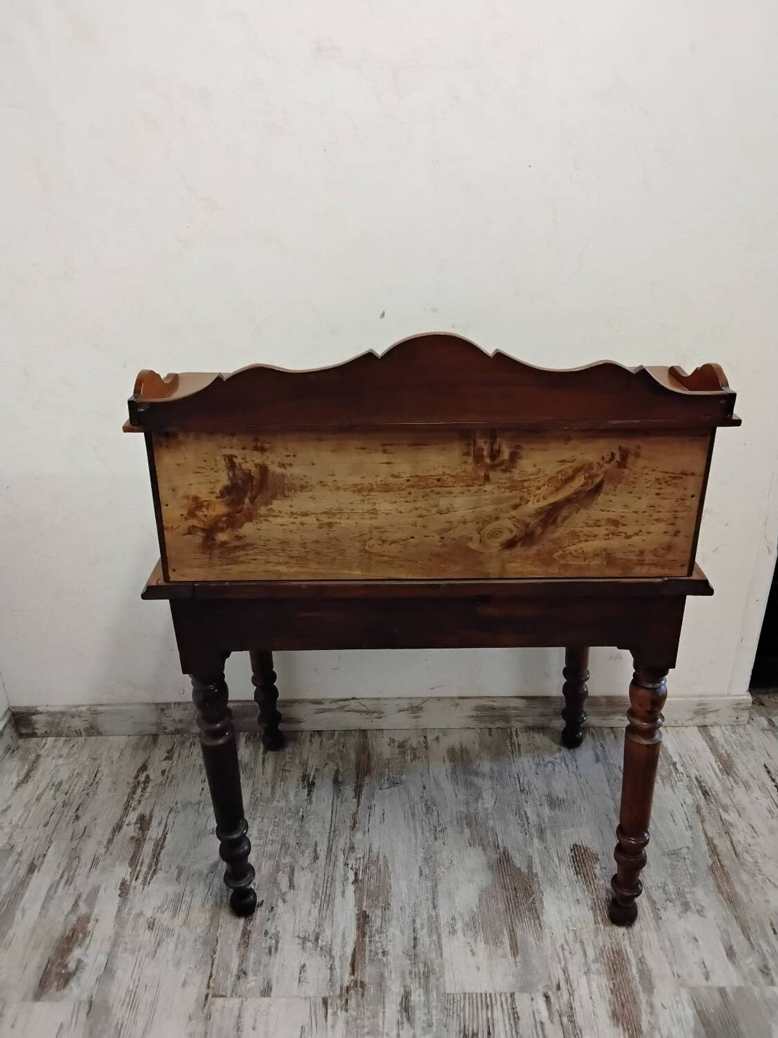 Writing desk