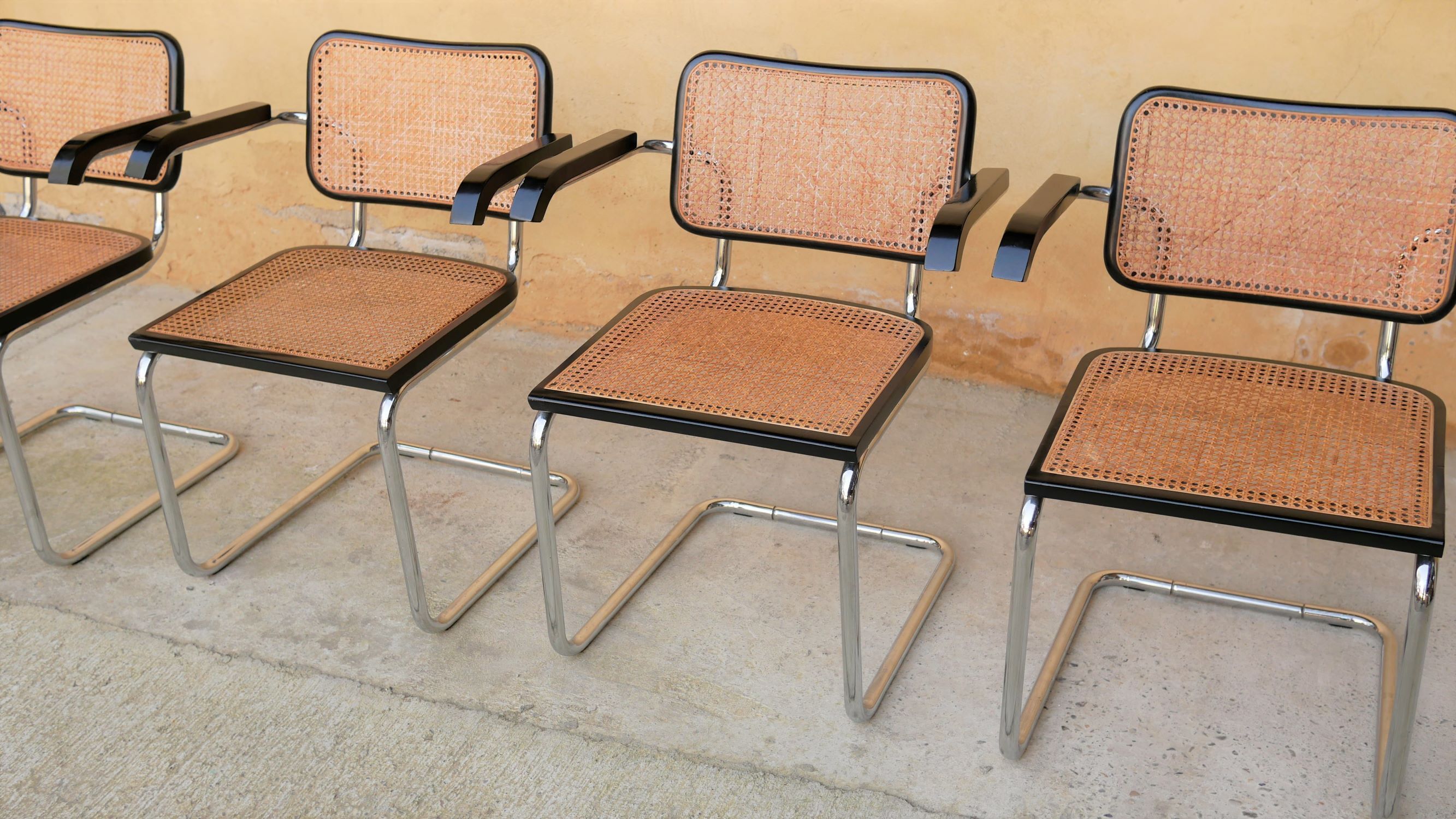 Fauteuil B64 par Marcel Breuer