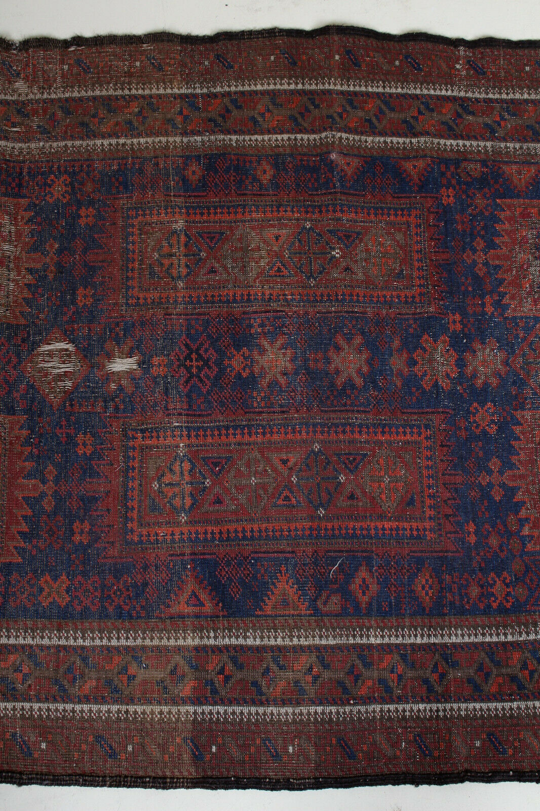 Persian carpet of the late 19th century 107x187cm
