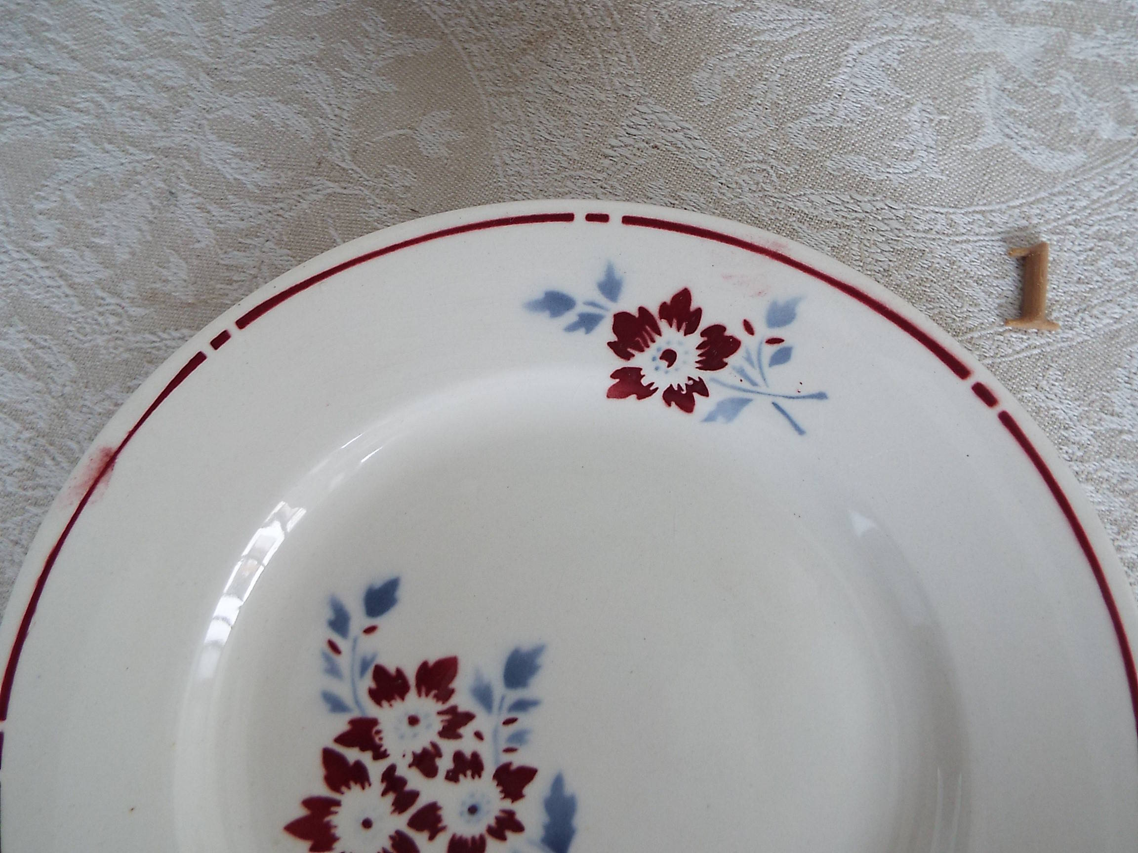 Set of 4 flat plates Moulin des Loups Victor