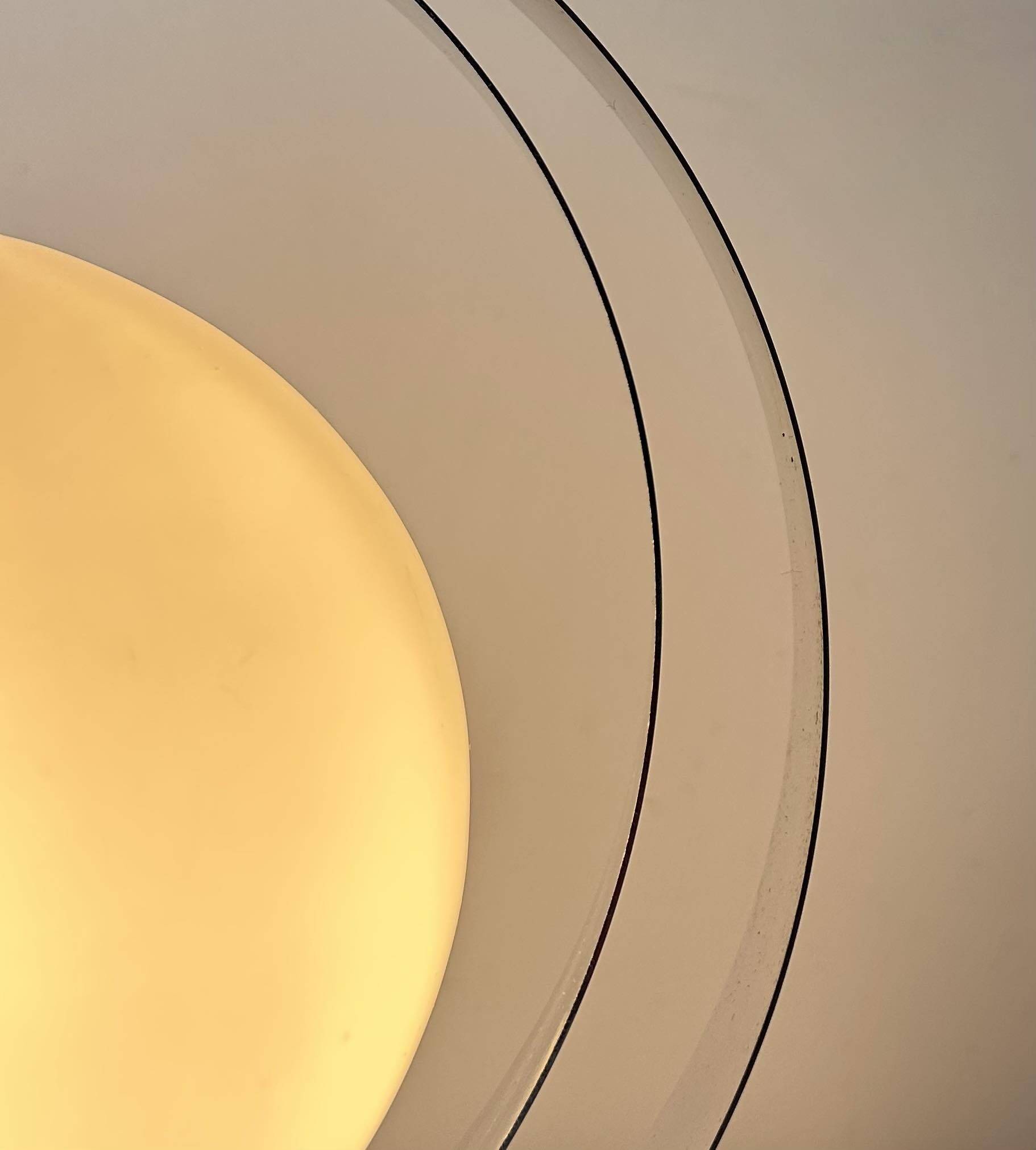 Lampe de table vintage, chrome et opaline, France 1970