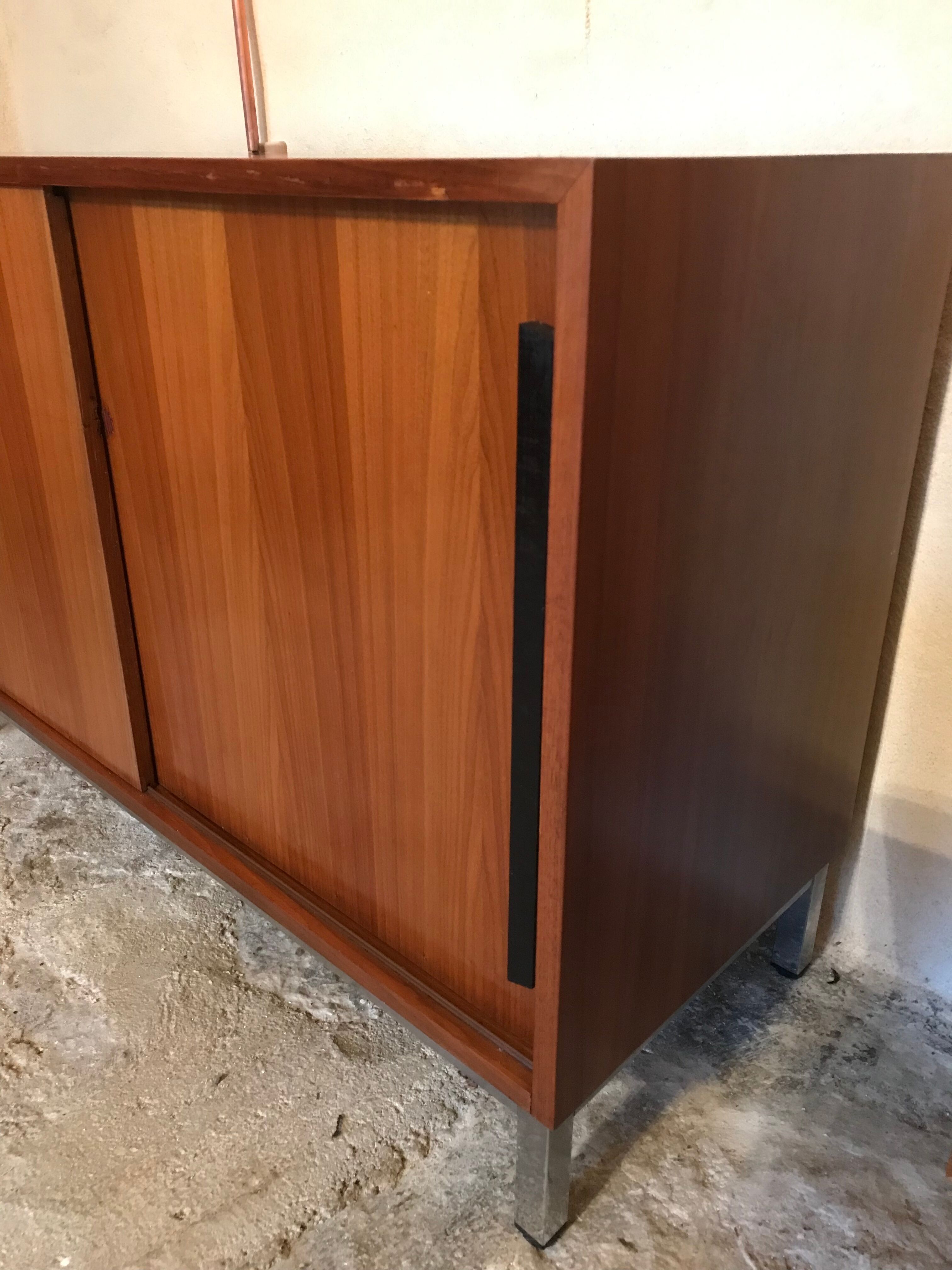 Vintage sideboard 1960-80 walnut blond sliding doors and base chrome