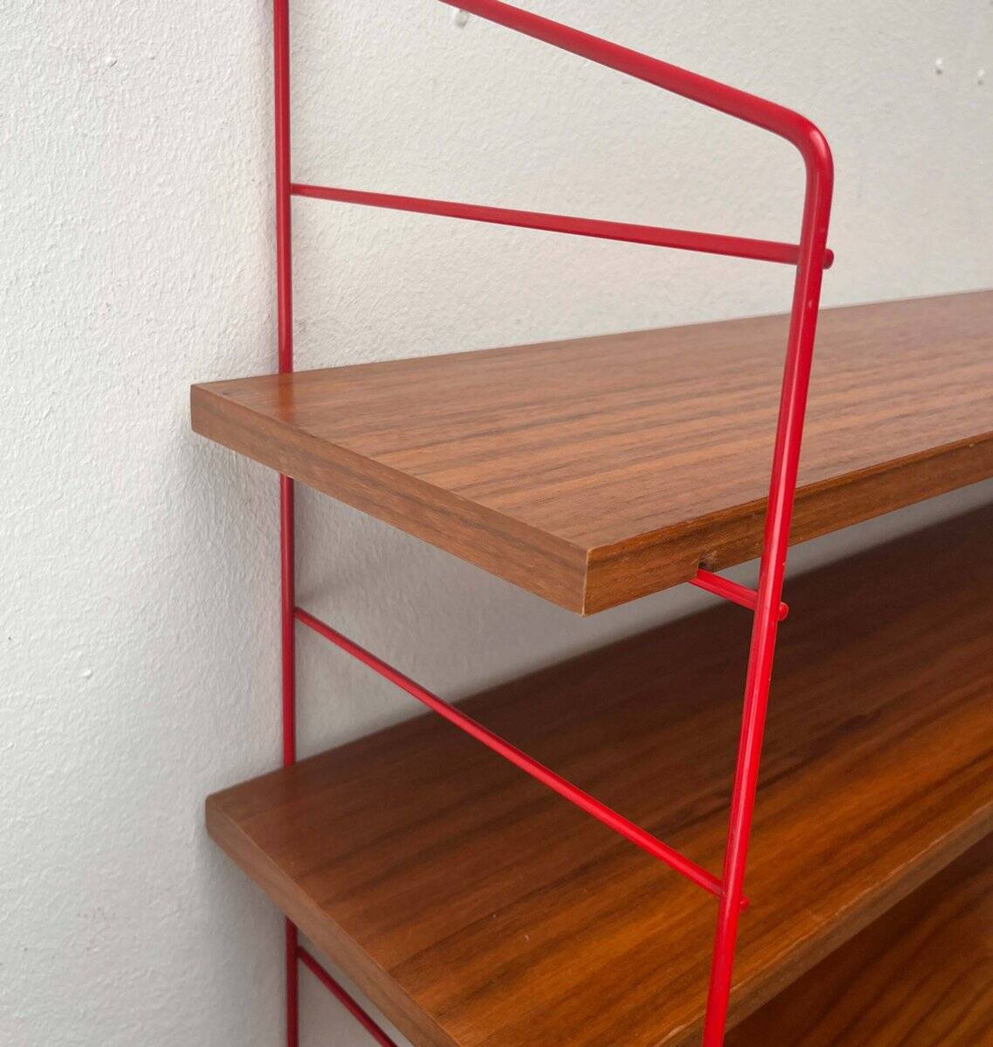 Étagère Teck Style Cordon Rouge Moderne Milieu du Siècle, Années 1960