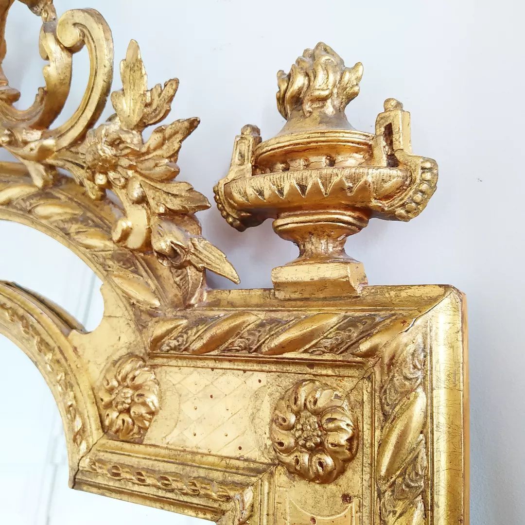 Mirror with parcloses