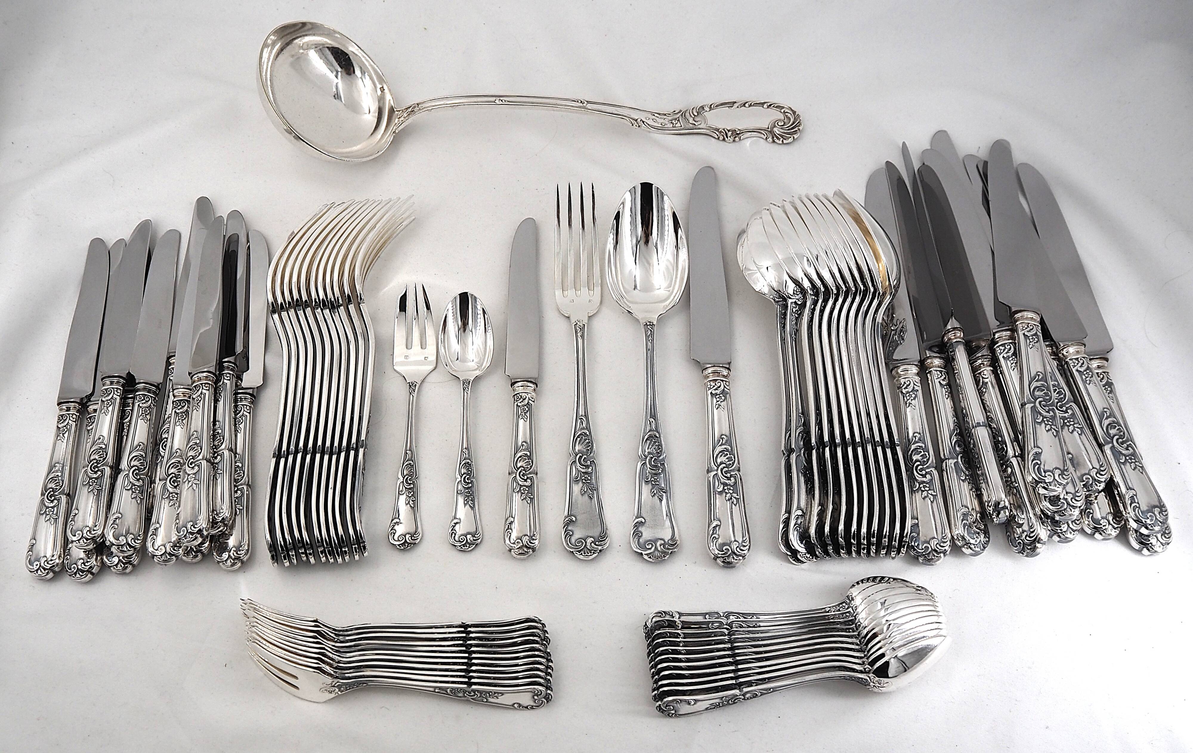 Orbrille Louis XV cutlery set 73 pieces in silver-plated metal, excellent condition.