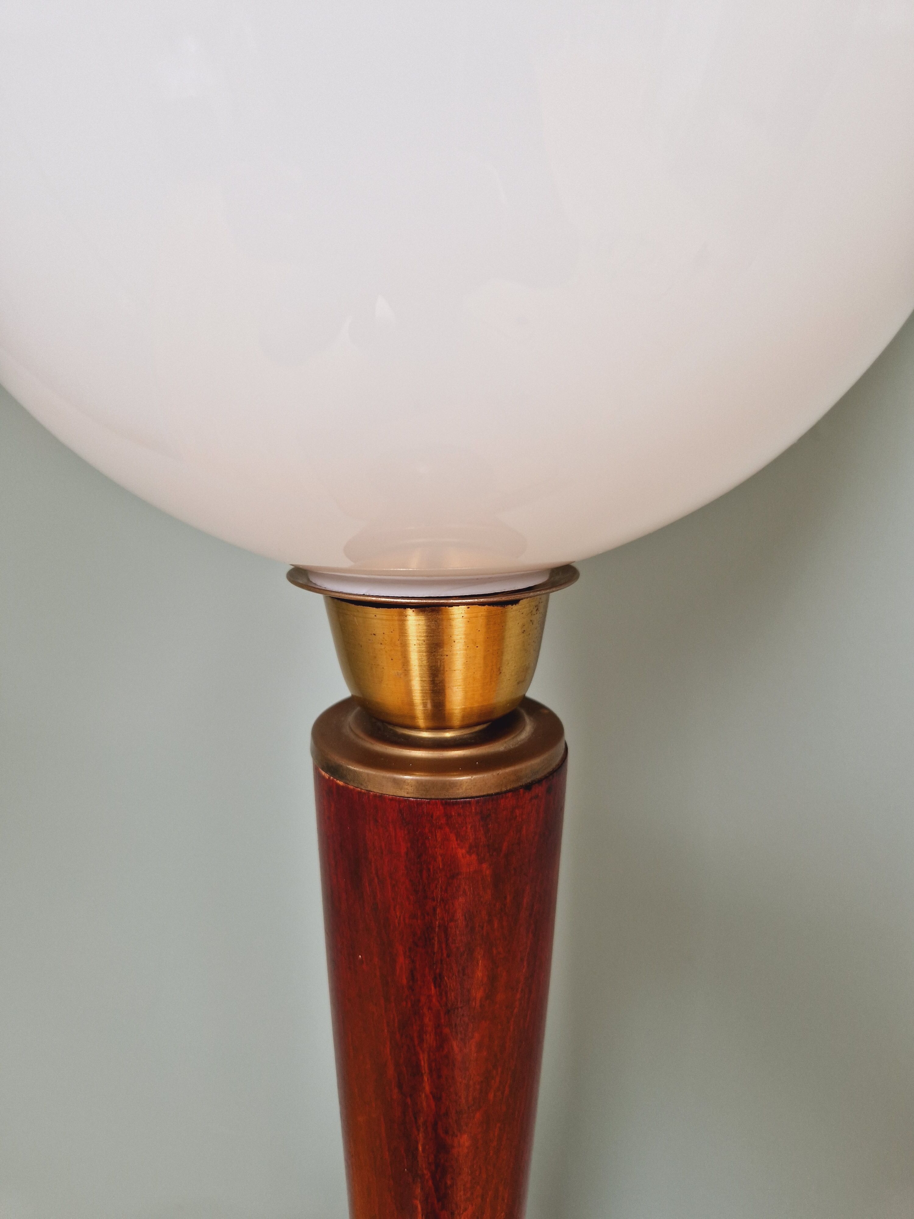 Large Art Deco lamp, in mahogany and opaline wood, 1920s-30s