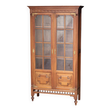 Beautiful Parisian wardrobe in solid walnut (early 20th century).