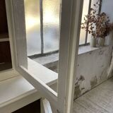 XL display case with white patina