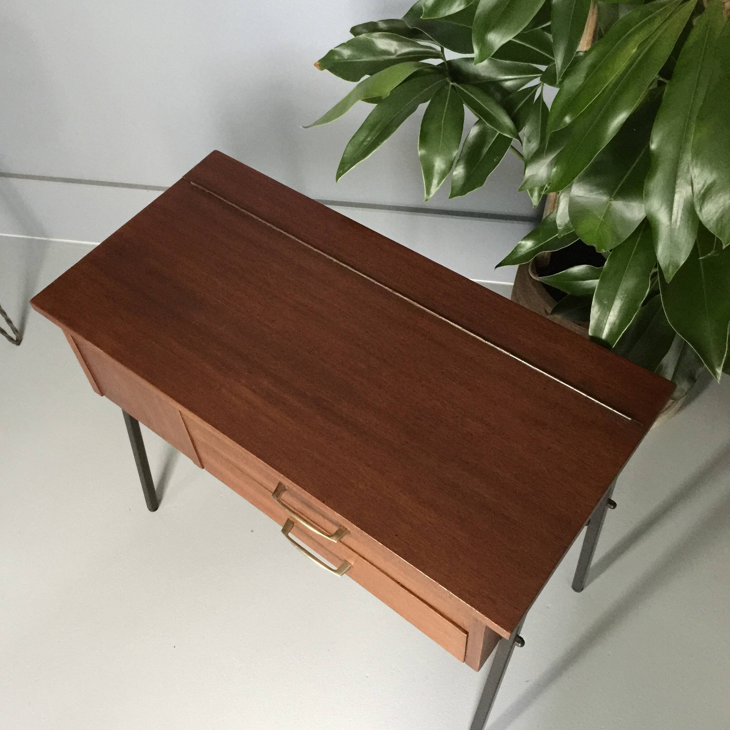 Travailleuse moderniste / boîte à couture 1960