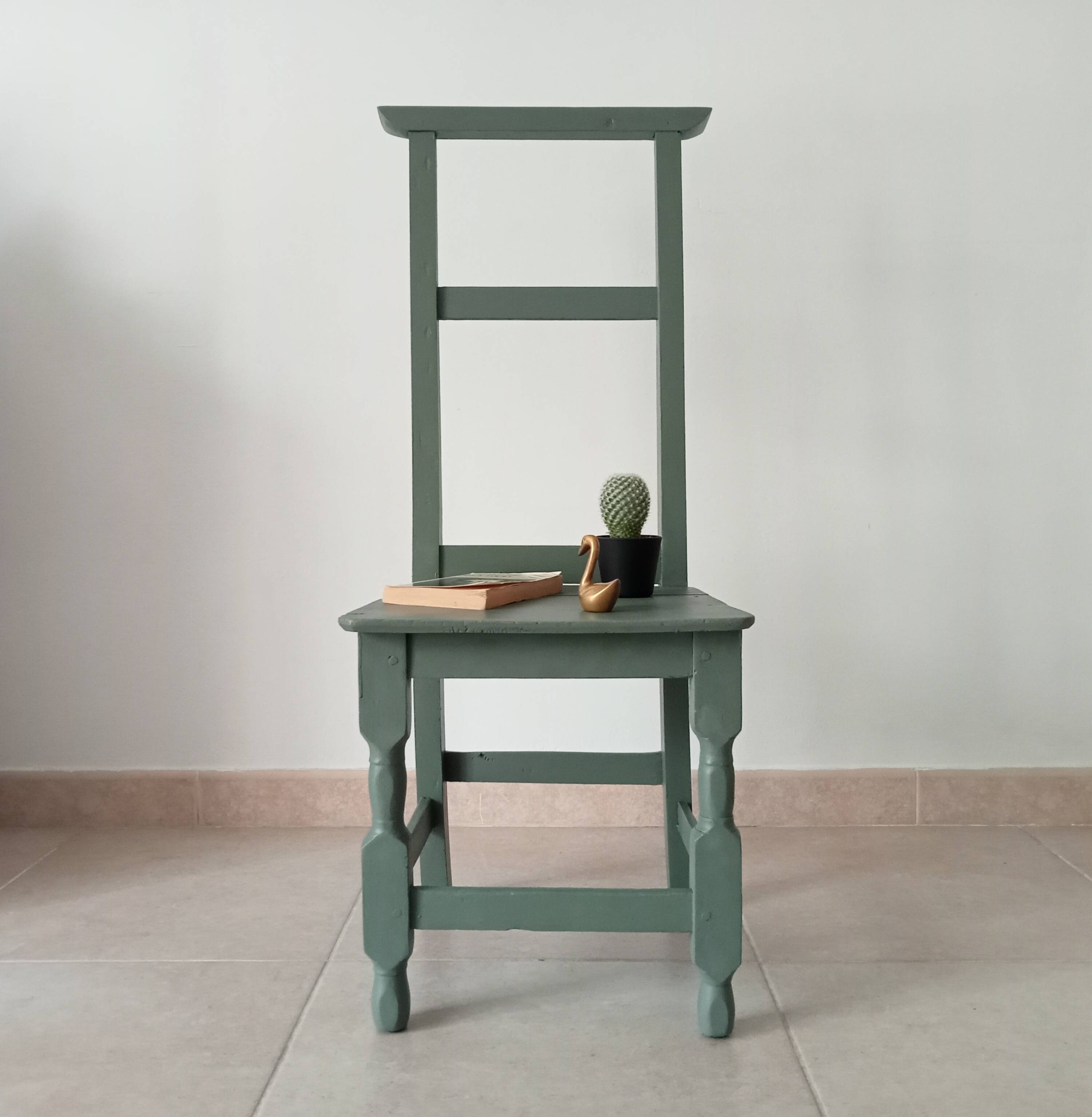 Antique "prie dieu" chair from the 19th century.