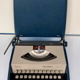 Remington Envoy III Sperry Rand 1970 typewriter in working condition