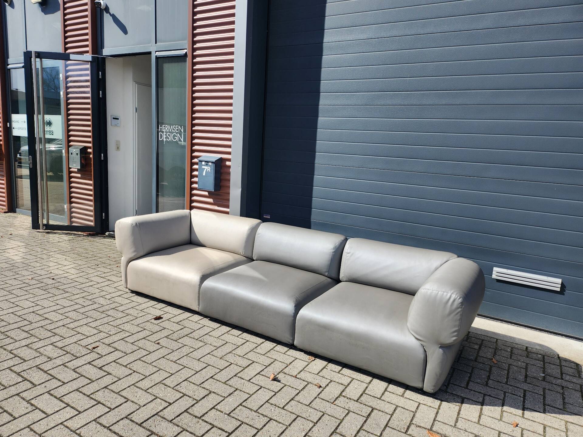 B&B italia Butterfly outdoor sofa by Patricia Urquiola