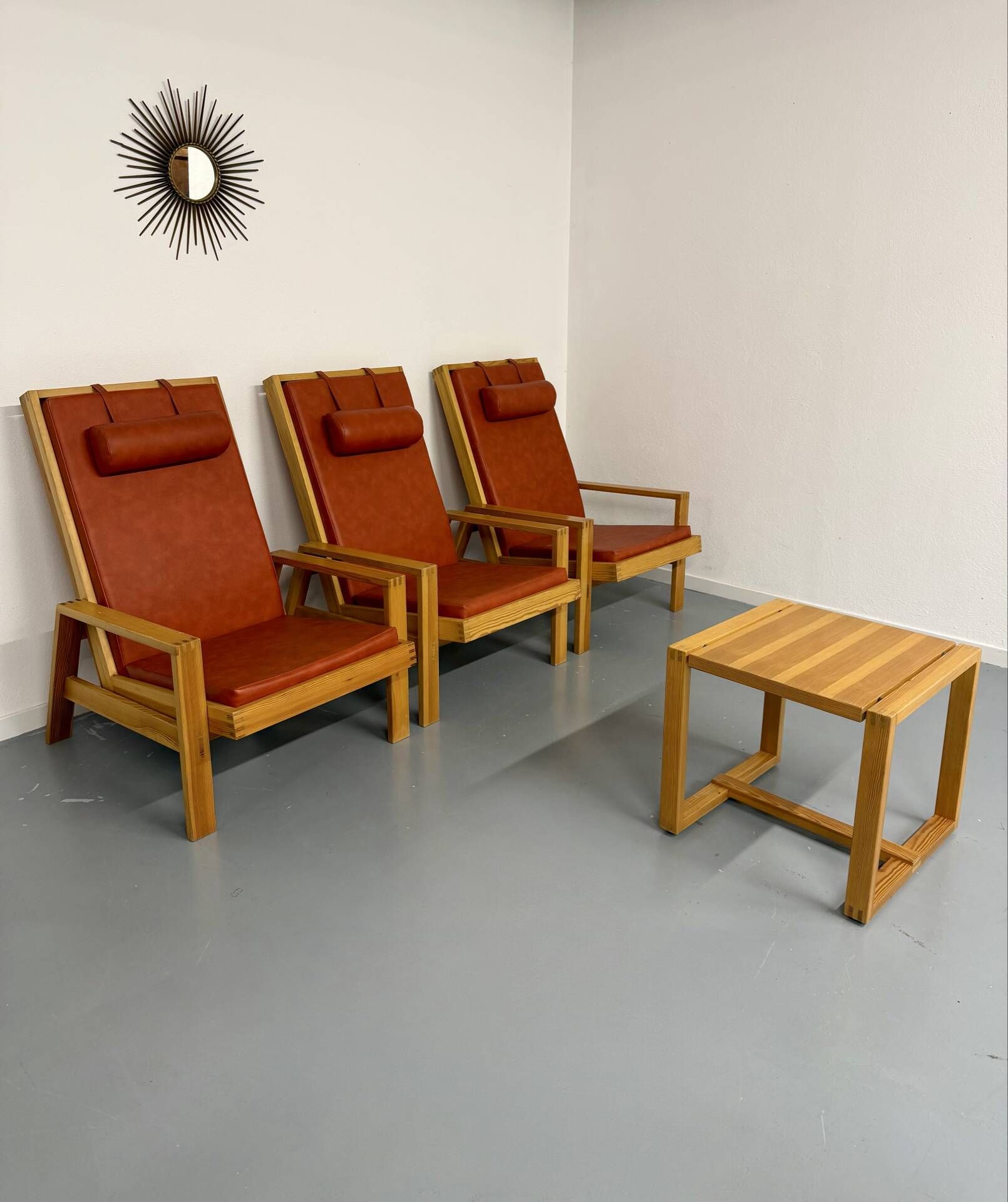 Ensemble salon en pin 3 fauteuils lounge et table design scandinave 70