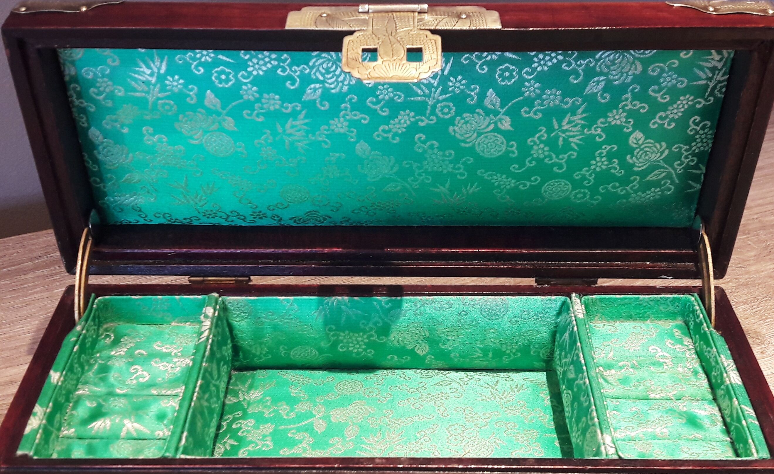Jewelry box, Chinese jade stone - Wood - Mahogany, Brass