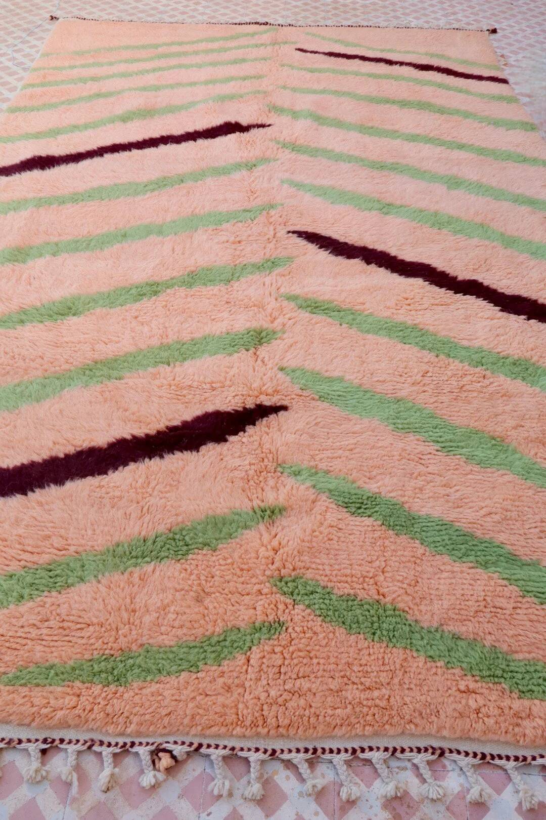 Colourful Berber rug with tiger patterns - 320 x 200 cm