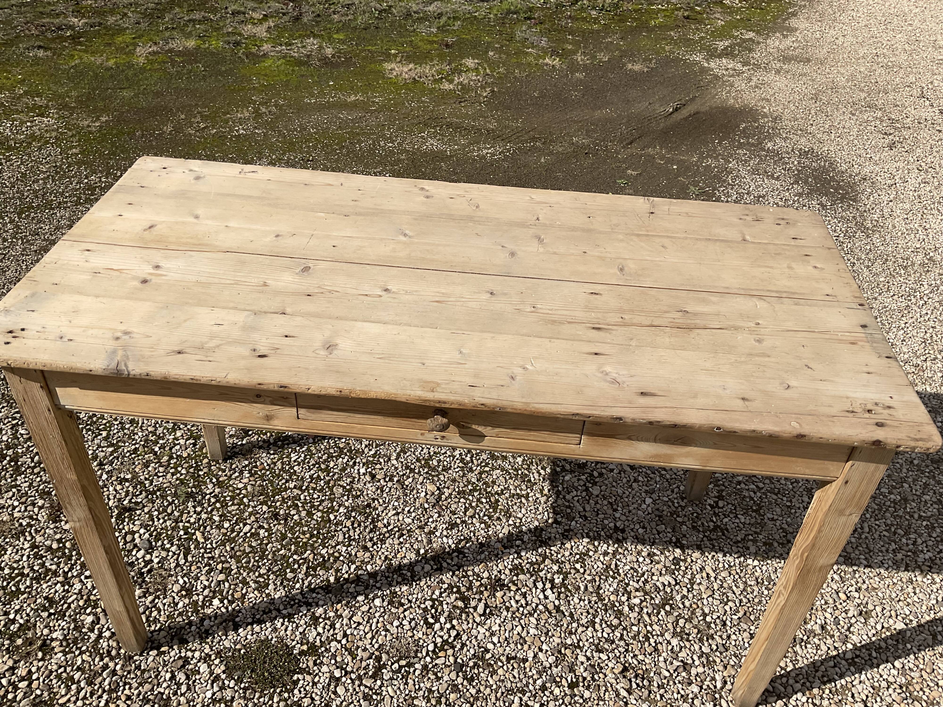 Farm table