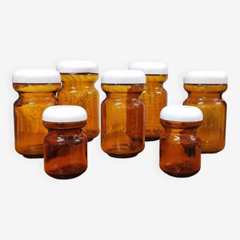 Set of amber jars