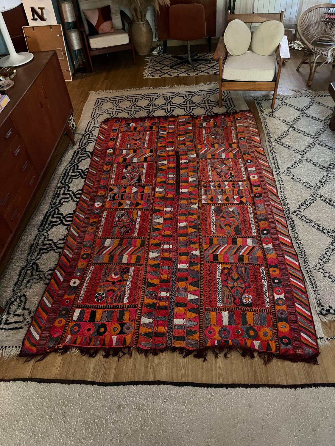 Hand woven flat woven Iraqi artisan rug.