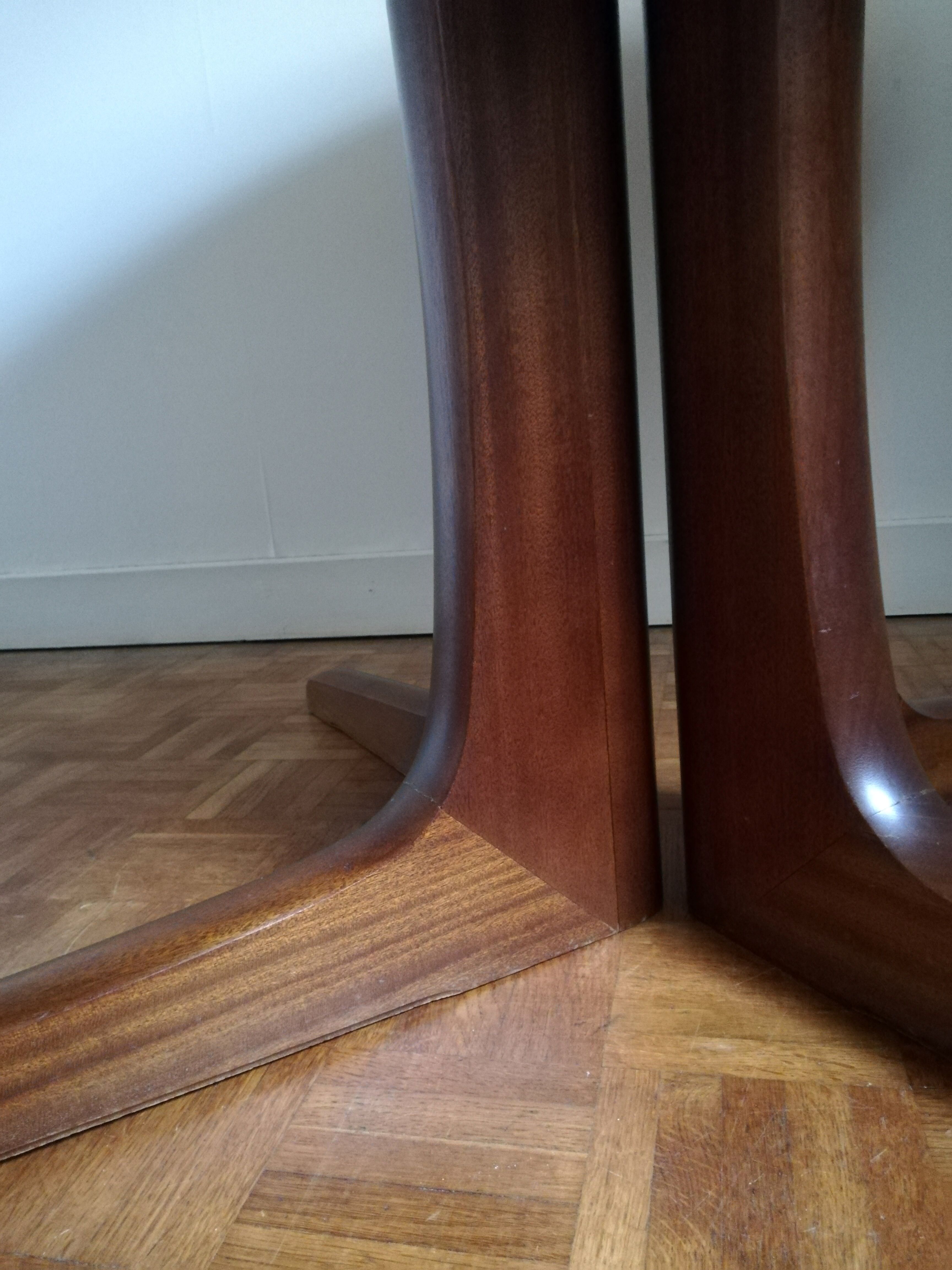 Central-footed rosewood round table