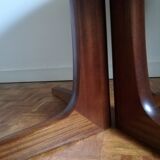 Central-footed rosewood round table