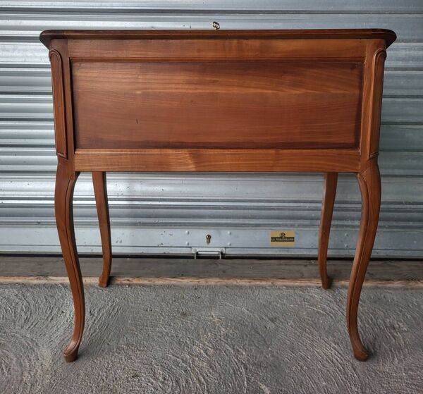 Bureau de pente, table à écrire style Louis XV