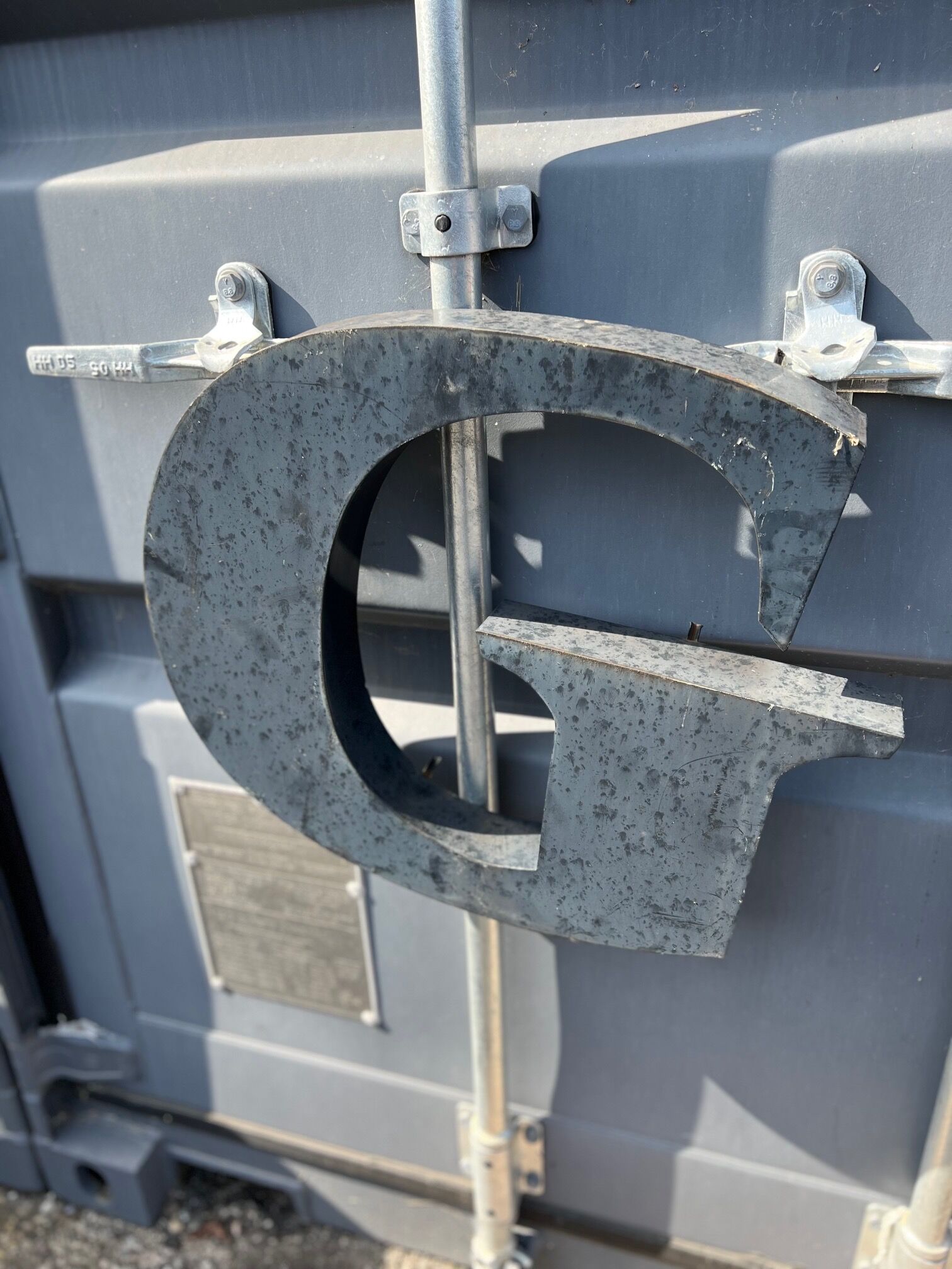 Letter g in galvanized metal height 45 cm