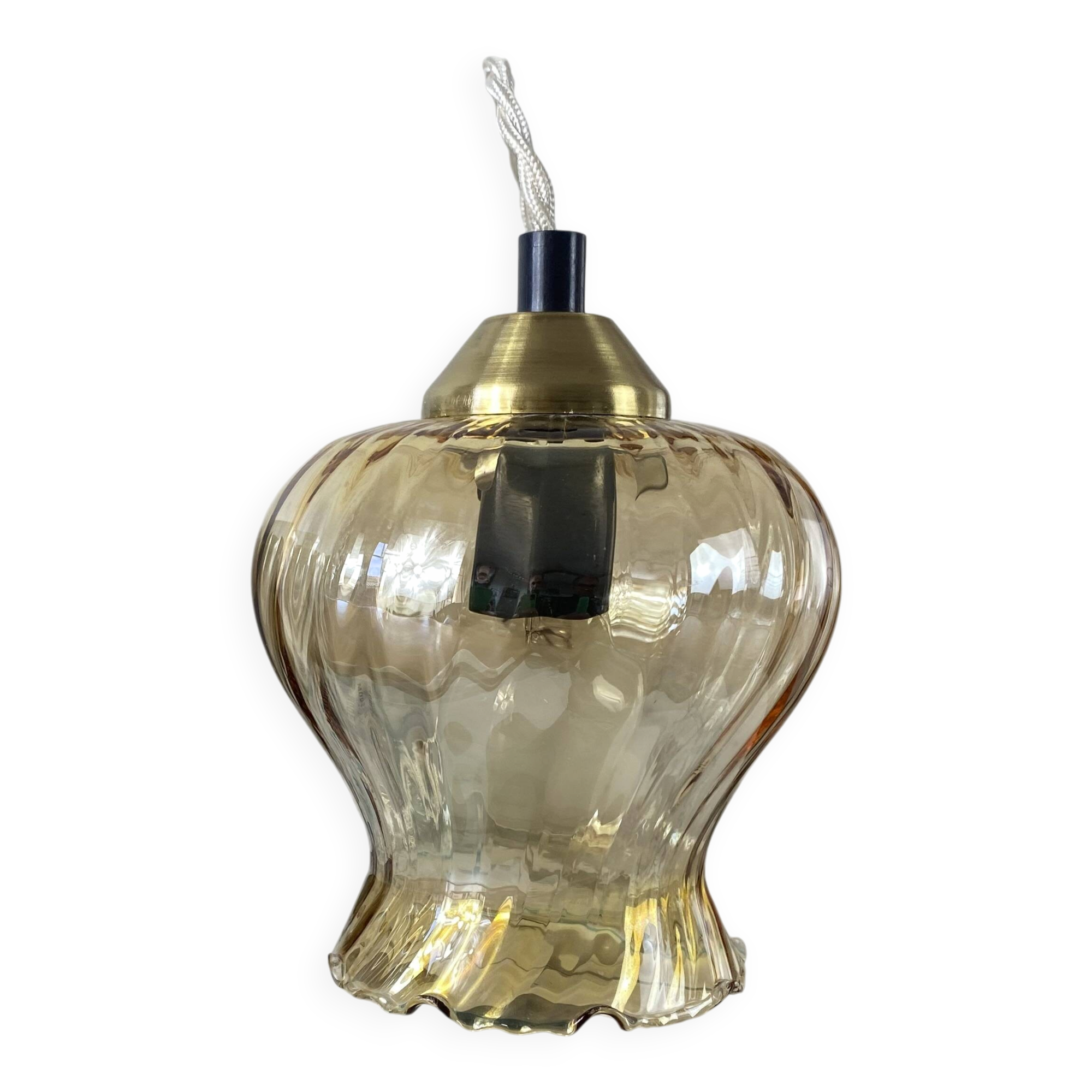 Vintage tulip-shaped portable lamp in gilded glass.
