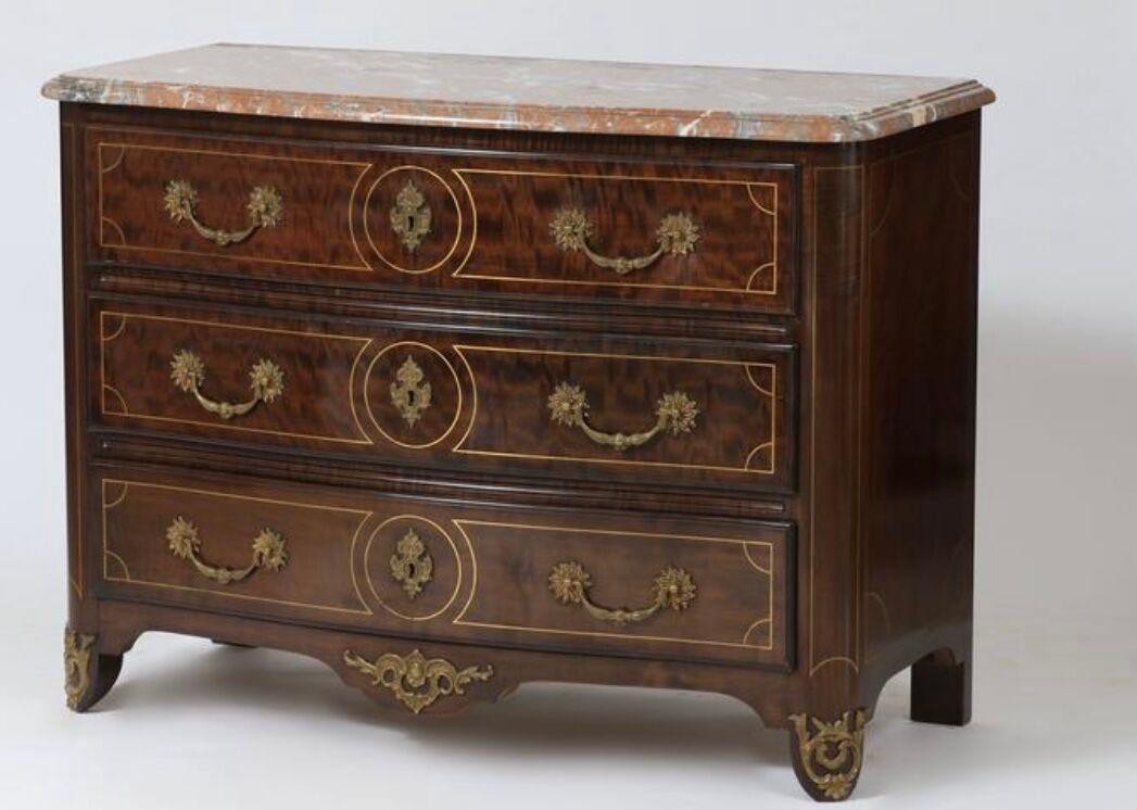 Commode, bois de rose, style régence, fin XlXème siècle