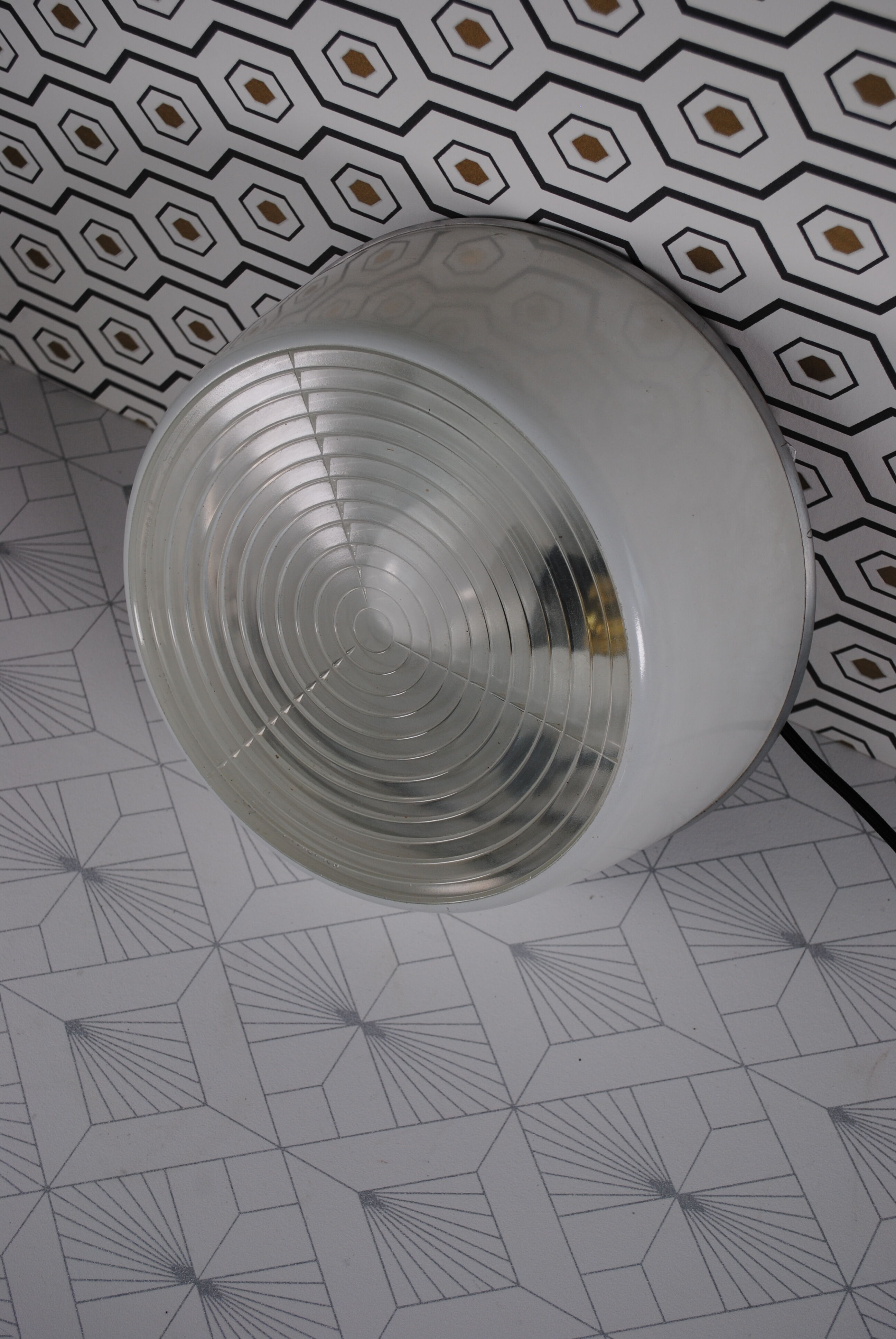 Plafonnier applies Holophane