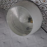 Plafonnier applies Holophane