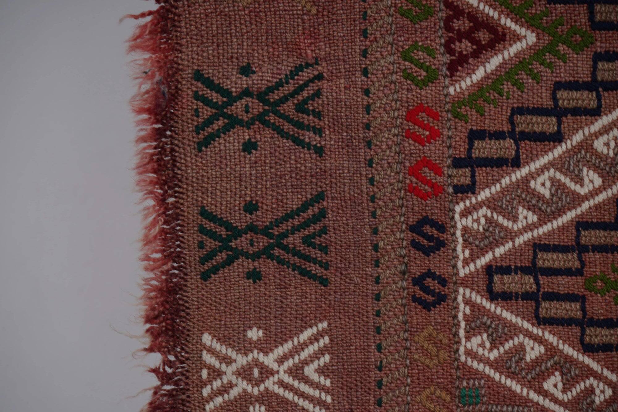 Vintage Turkish kilim, handwoven, 170x258 cm.