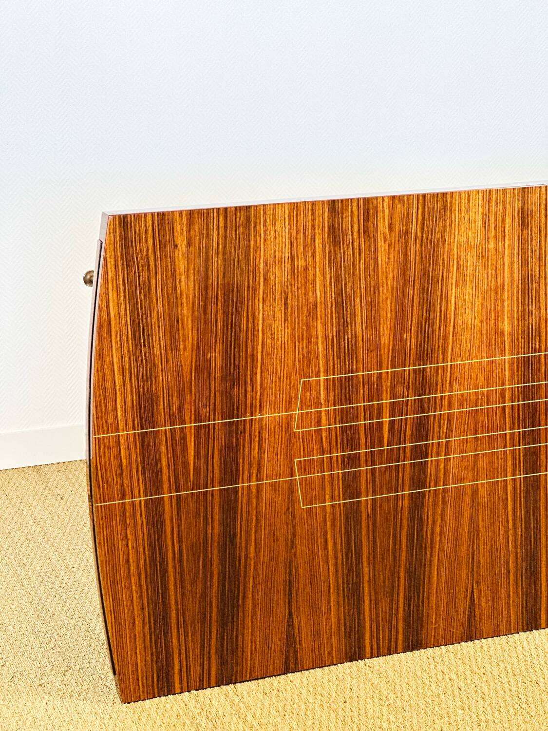 1960s Art Deco dining table varnished in rosewood.
