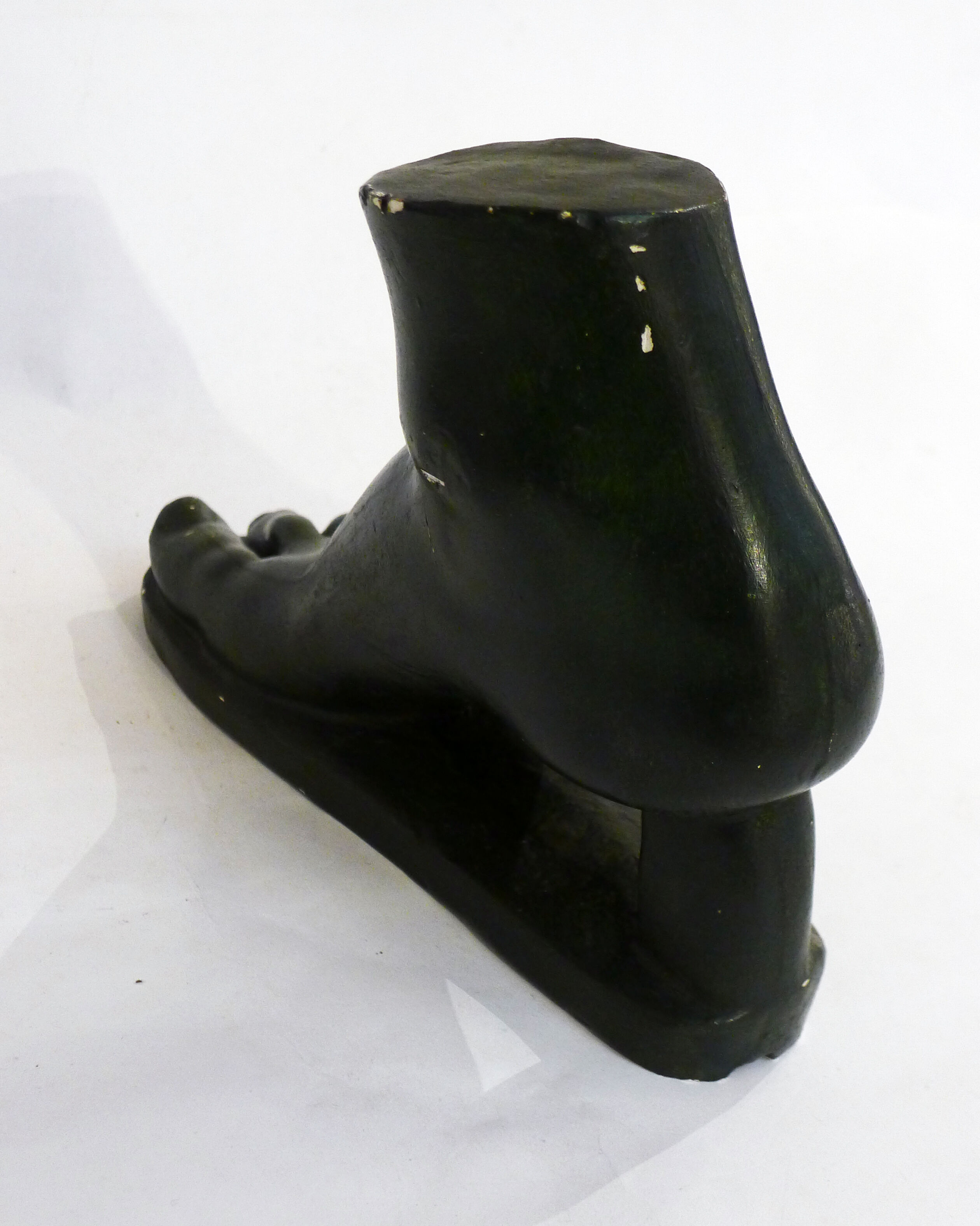 Sculpture pied en plâtre