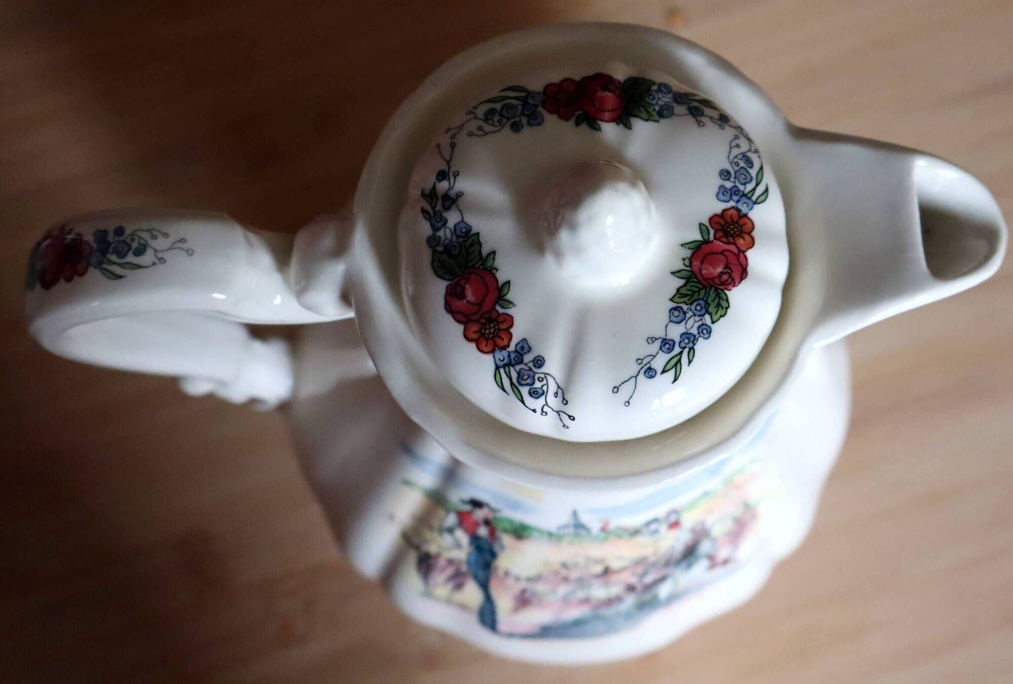 coffee pot / jug in Sarreguemines earthenware – Obernai model