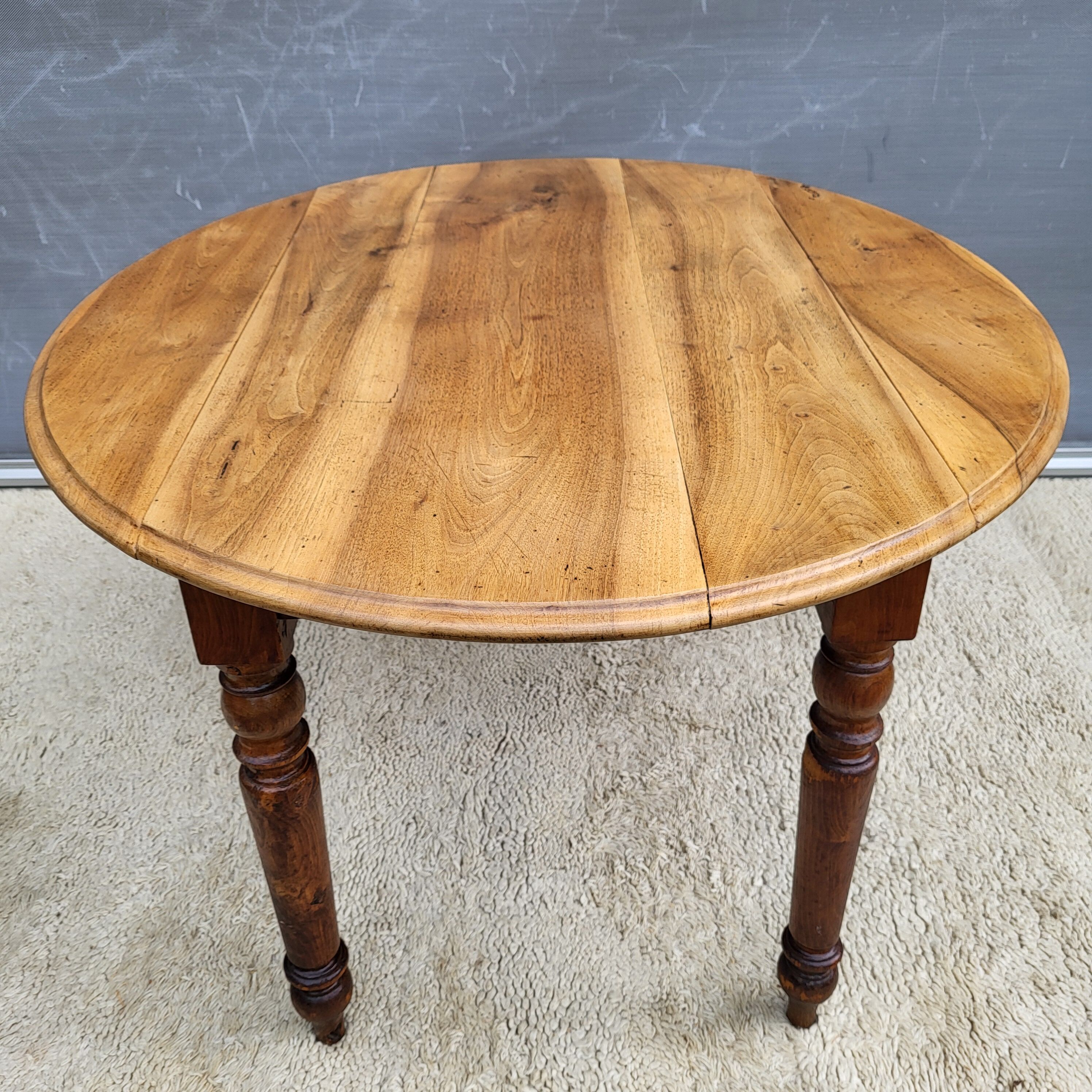 Table XIXth in Elm and Cherry: The Louis-Philippe Elegance