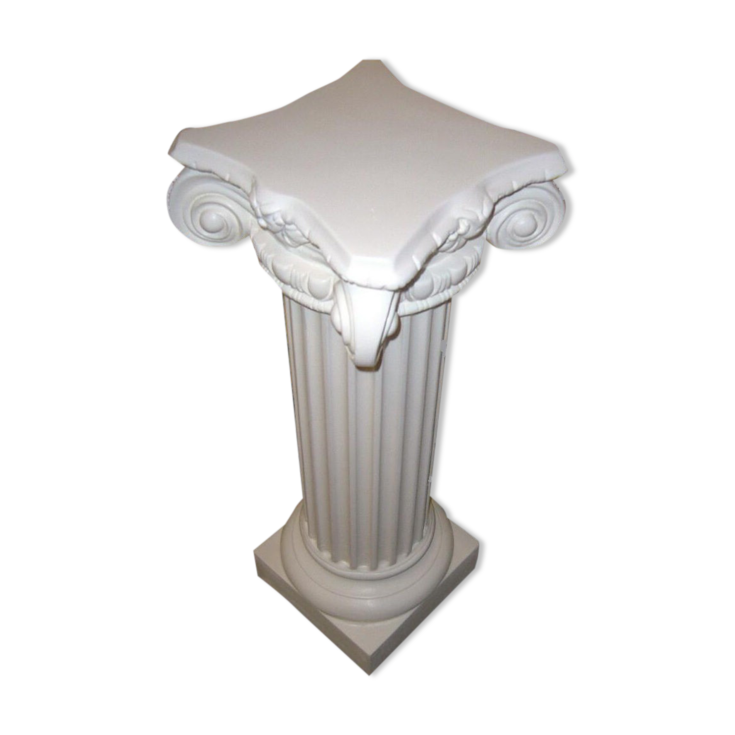 Ionnic column in armed platre