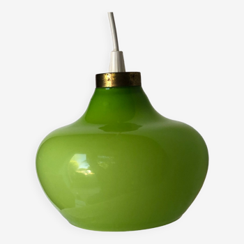 Suspension en opaline vert pomme