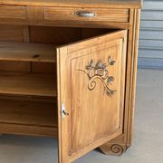 Art Deco buffet from the 1930s in light wood.