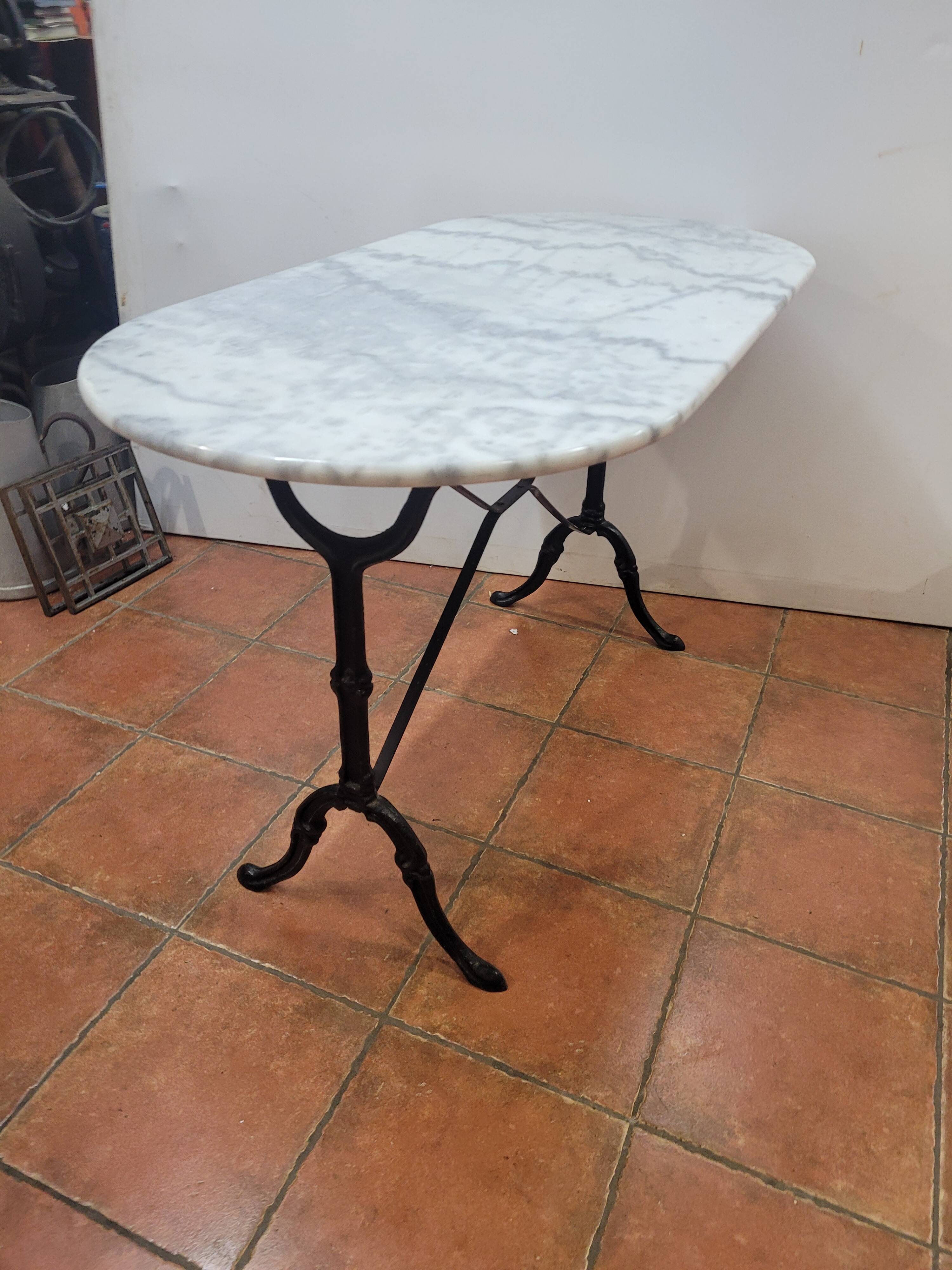 Table bistrot dessus marbre