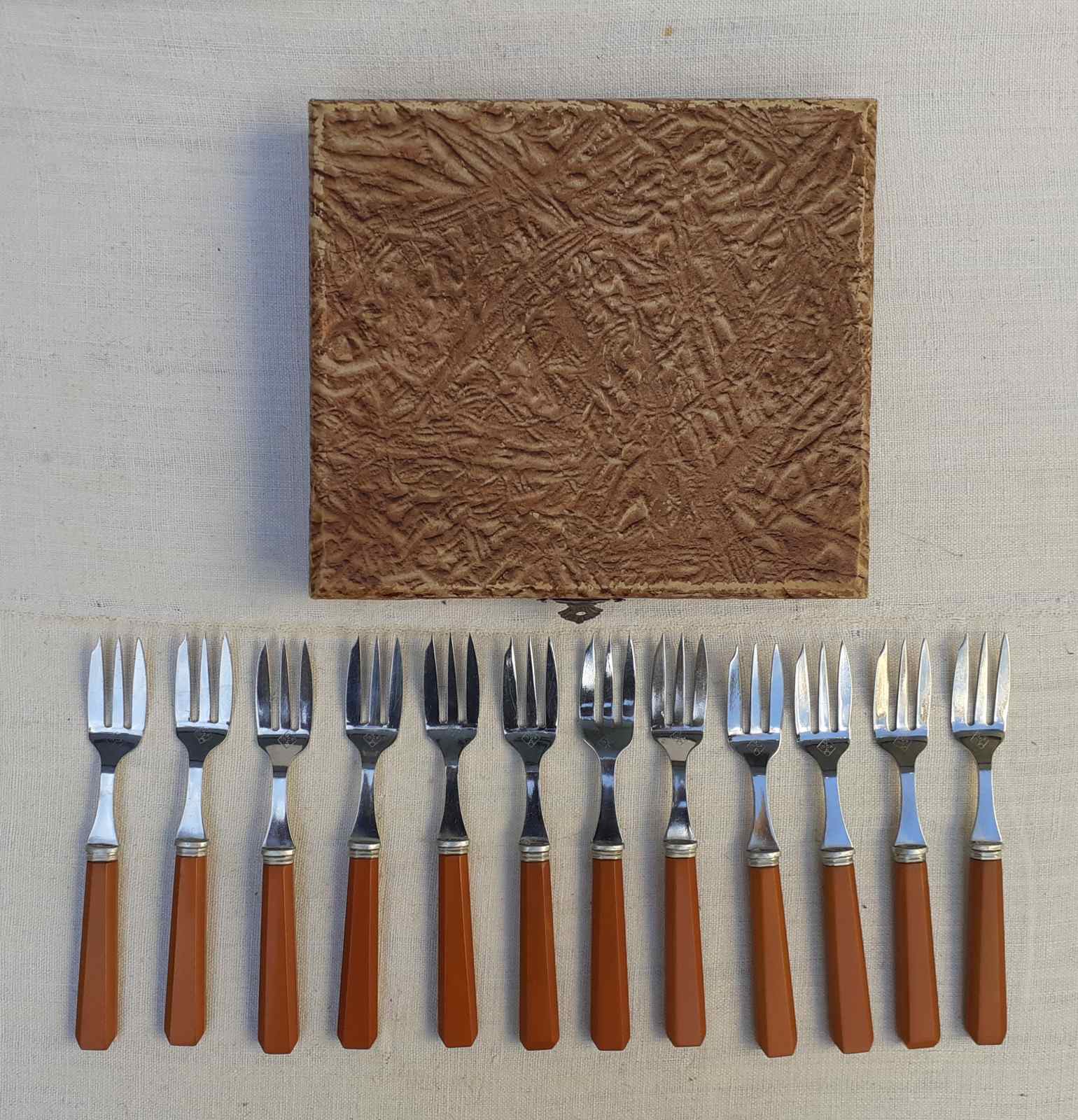Lot of 12 dessert forks