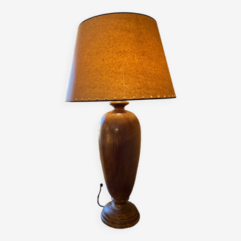 Grande lampe en bois