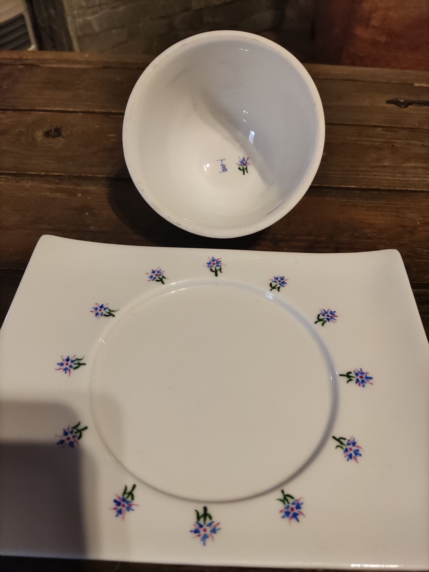 Ceramic butter dish
