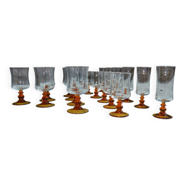 Verres à pieds ocre des années 70