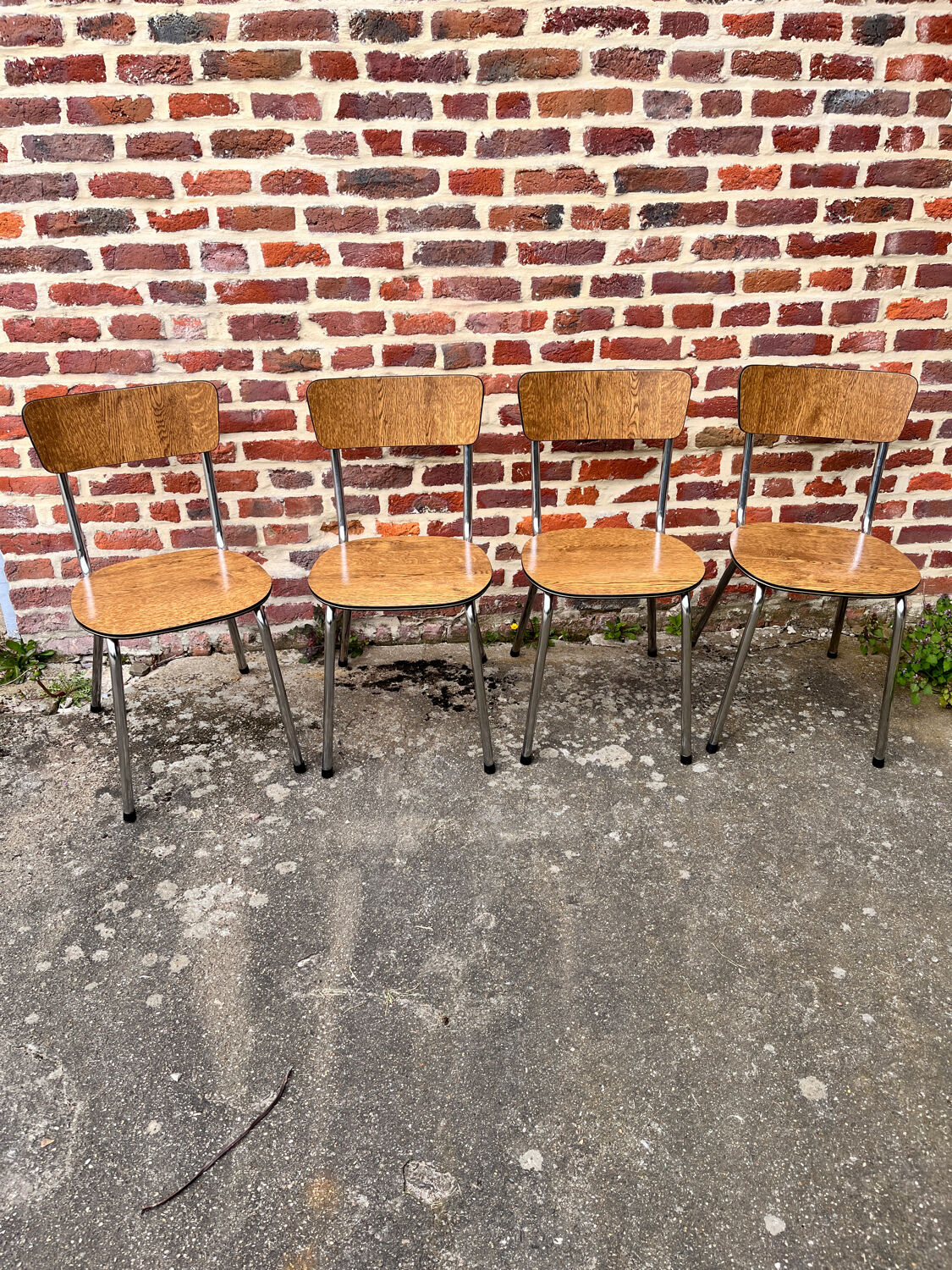 Set of 4 formica chairs